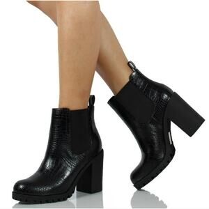 Soda Women's Chelsea Pull On Tab Lug Block Ankle Boot, Faux Black Croc, Size 9